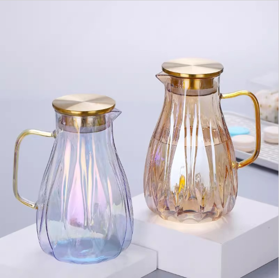 Стаклене посуде великих капацитета у различитим стиловима