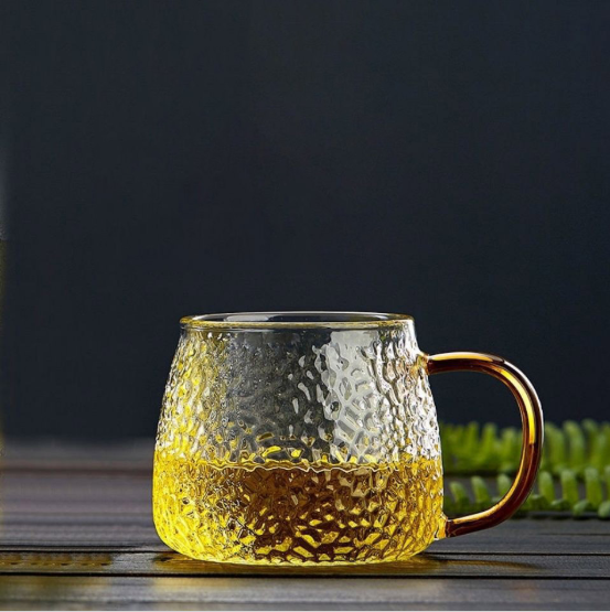 Зашто су нам потребне прозирне чаше за вино када пијемо?