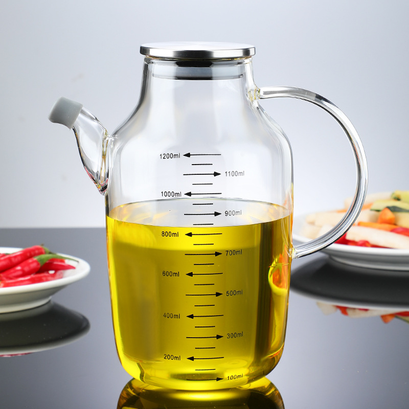 Да ли се стаклена боца за уље лако чисти?